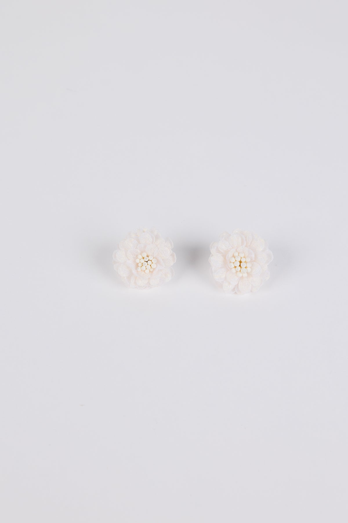 Dhalia Earrings White