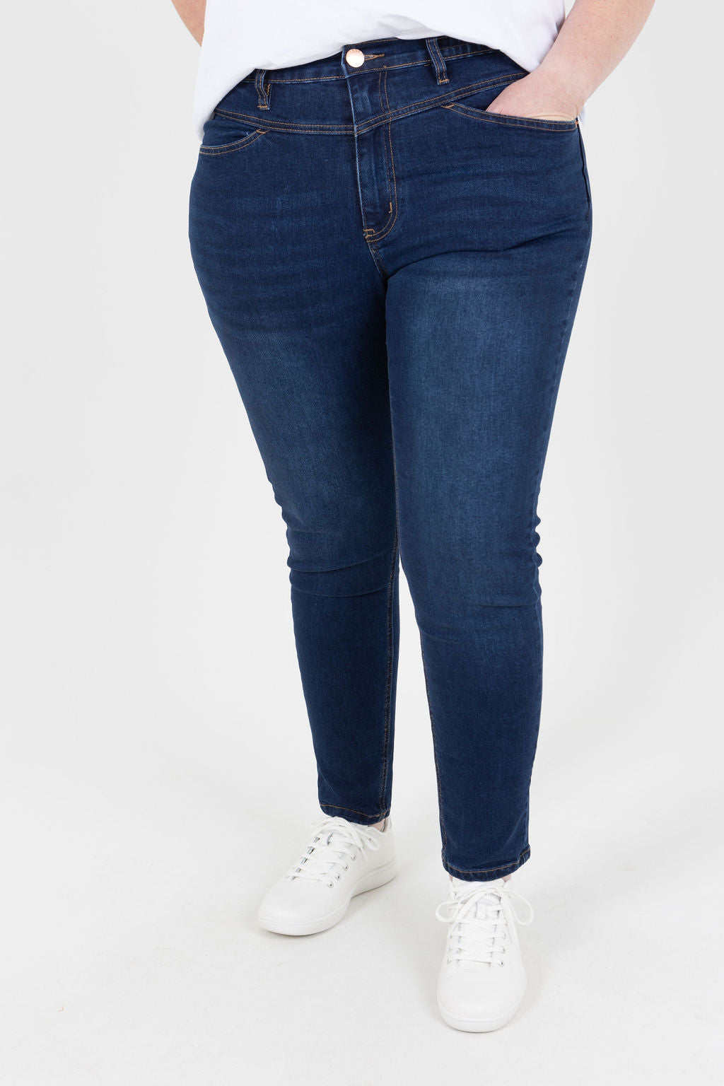 Curve Tommy Blue Wash Jean