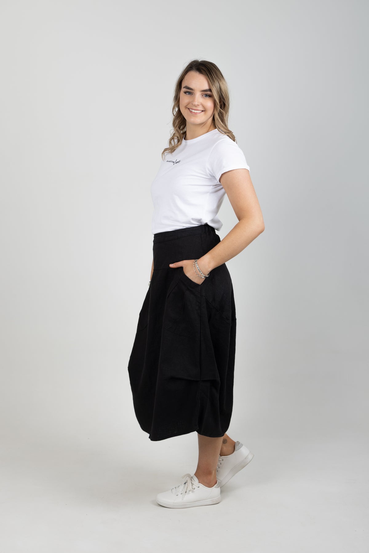 Milwaukee Fiesta Skirt Black in Slub Linen