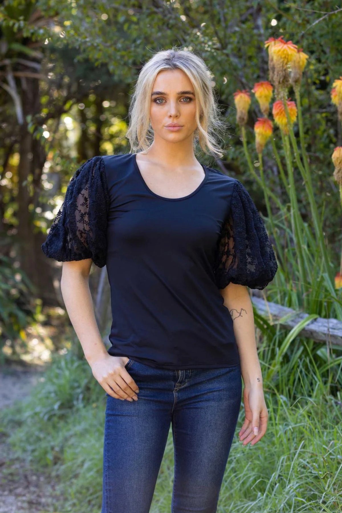 Daisy Puff Top Black