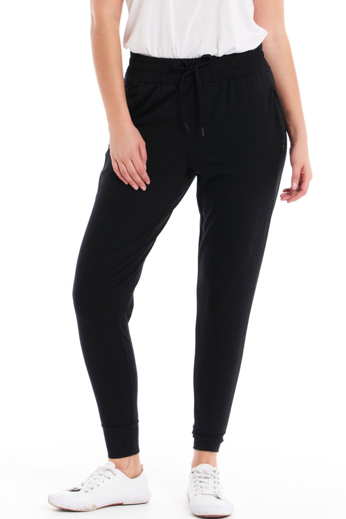 Cara Travel Jogger Black