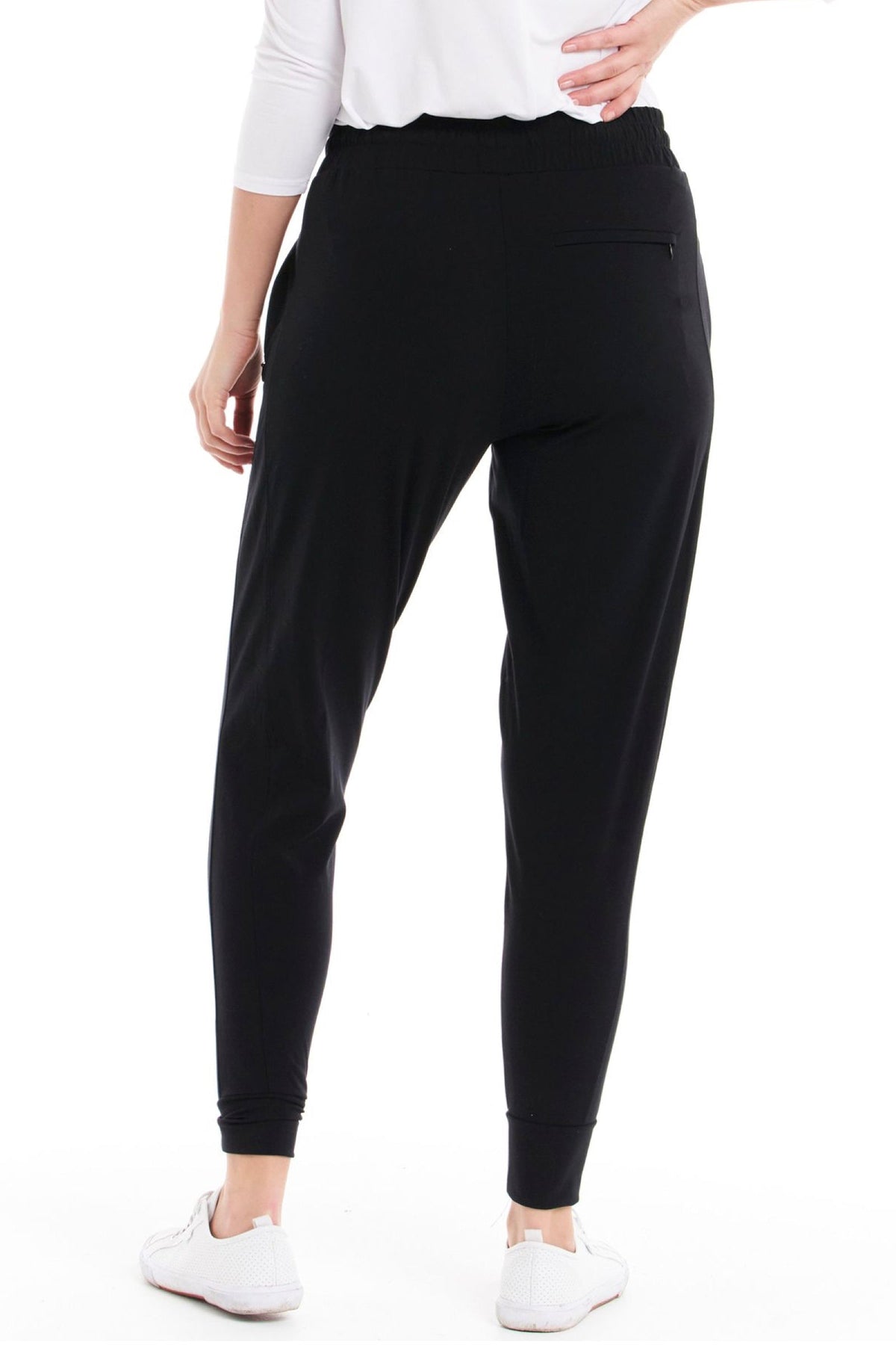 Cara Travel Jogger Black