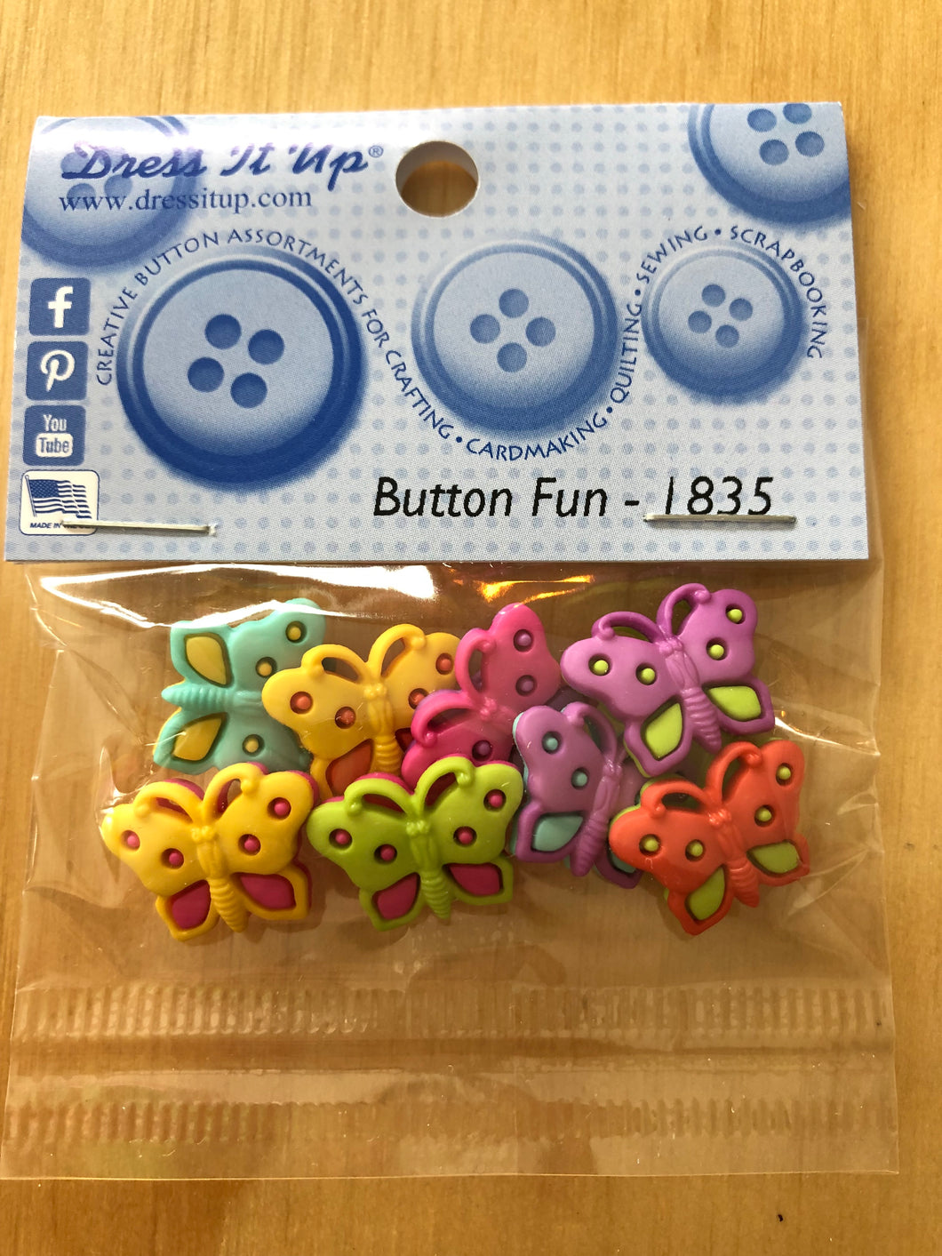 Button Fun - 1835