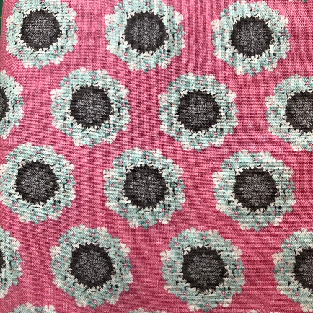 Paper Daisies Fabric - Pink