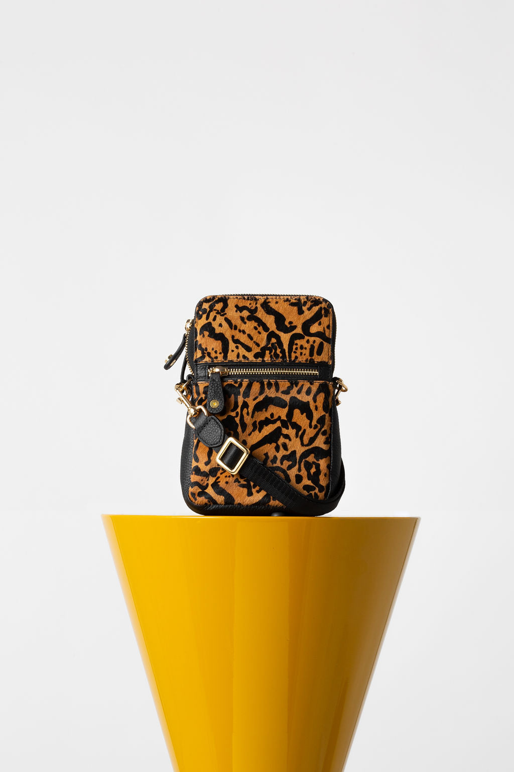 Ibiza Phone Pouch Leopard